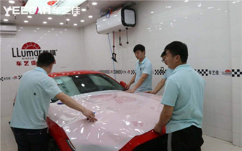 保护车漆不被风沙雨水侵蚀