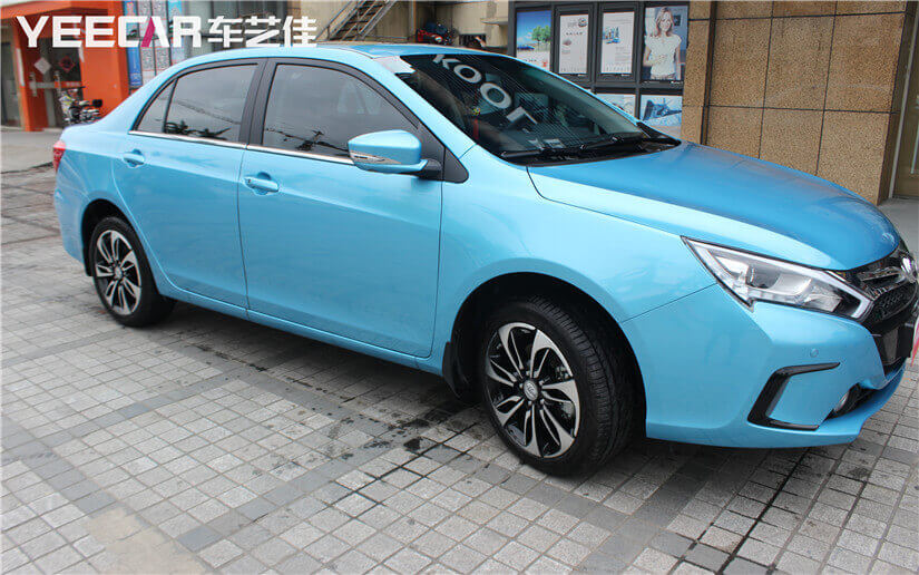 比亚迪秦室外实拍