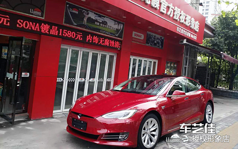 特斯拉室外实拍