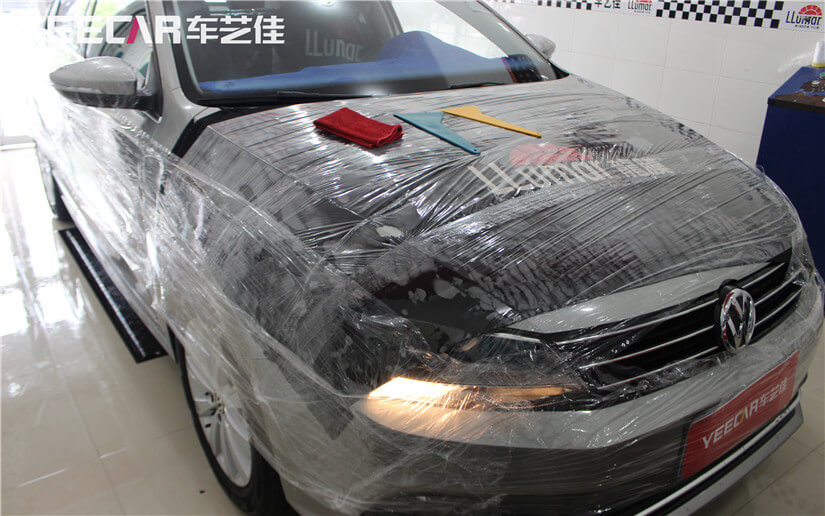 施工前对全车车漆进行严密的保护