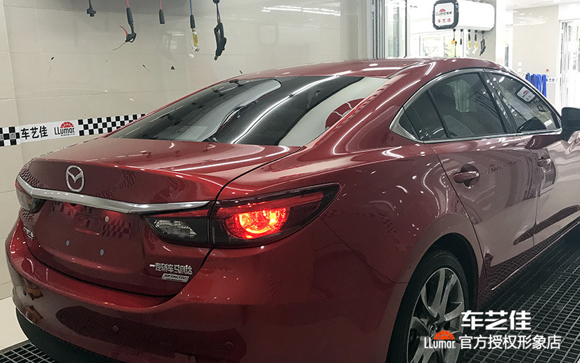 侧窗龙膜畅悦35施工