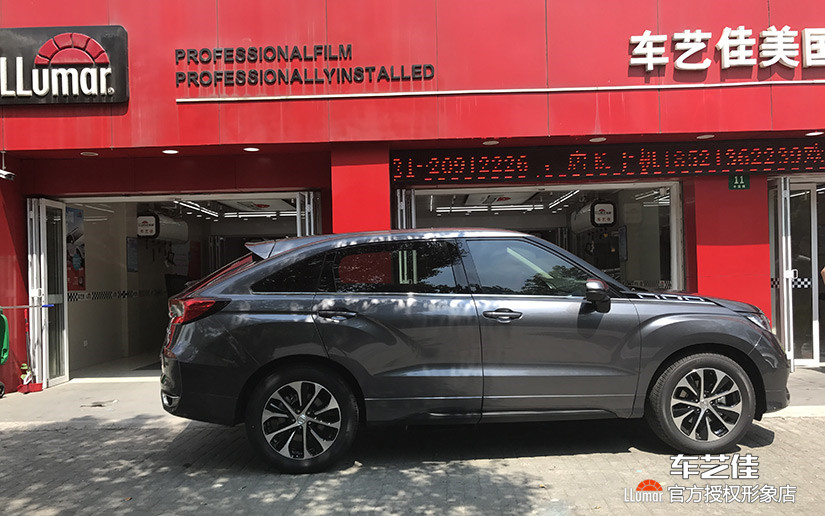 侧窗龙膜LATI35施工后效果图