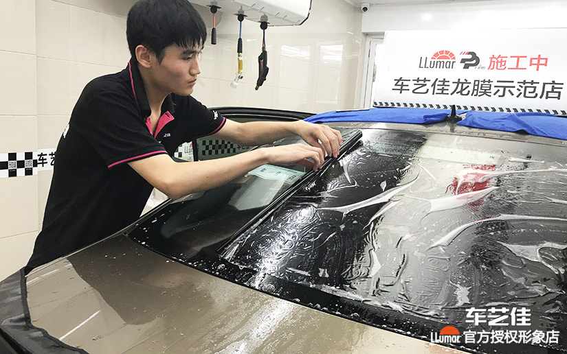 贴膜施工