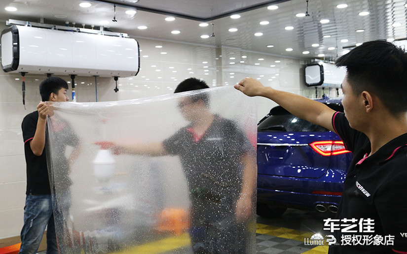 喷洒无腐蚀贴膜液