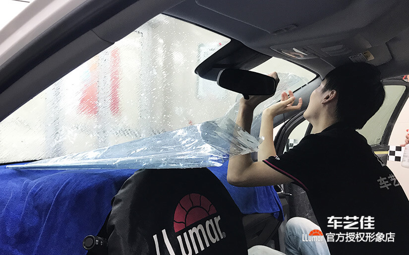 前档贴膜施工
