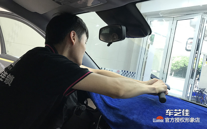 车艺佳13年老店，专业贴膜服务