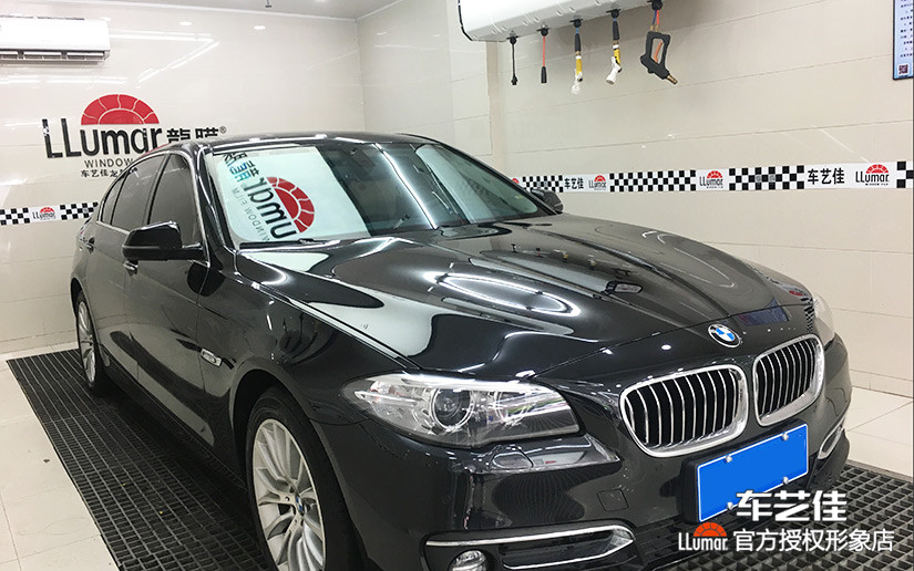 宝马5系窗膜贴膜施工案例