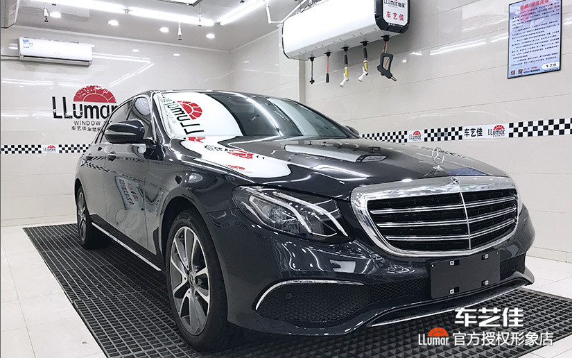 奔驰E300龙膜窗膜施工案例