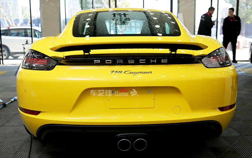保时捷龙膜效果 车尾.jpg