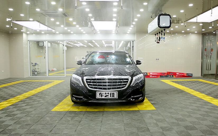 施工前进行喷淋降尘