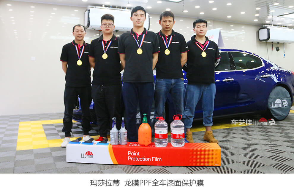 龙膜专业施工技师团队