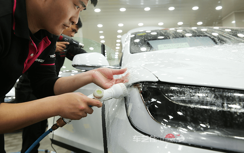 使用弱水冲洗清洁液