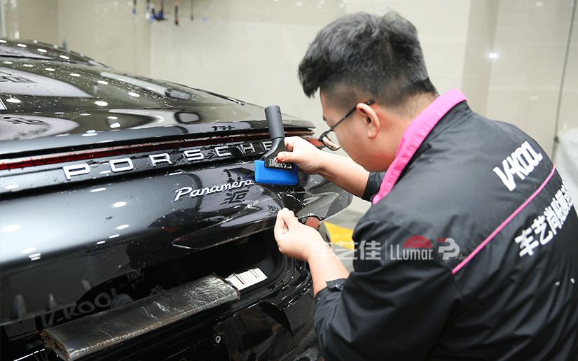 车艺佳采用进口专业施工工具