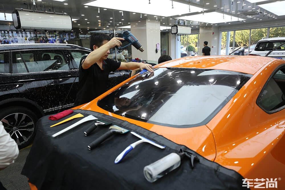 新车为什么要贴汽车膜？