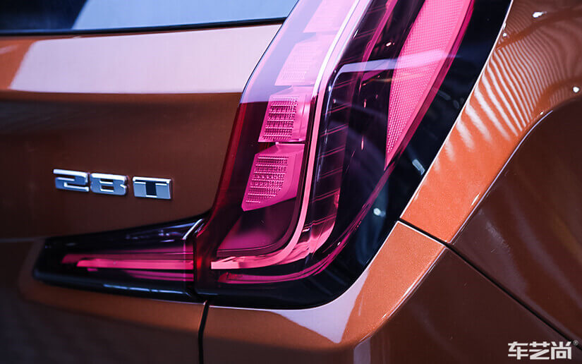 镀晶和隐形车衣哪个更适合新车保养？