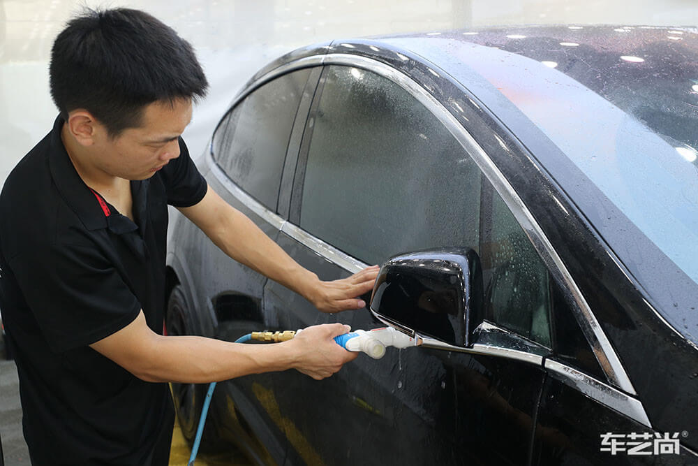 汽车贴车衣的最佳时间是什么时候？(1