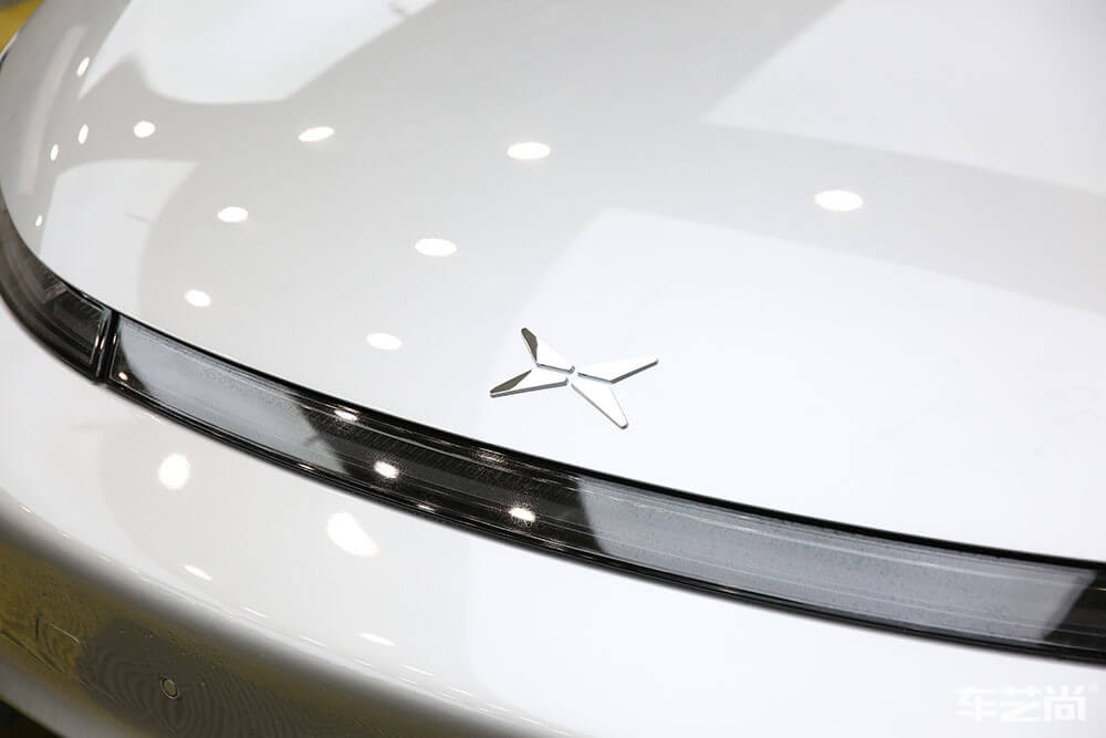 汽车镀晶和隐形车衣有什么区别？哪个保养方式对车漆的影响最大？