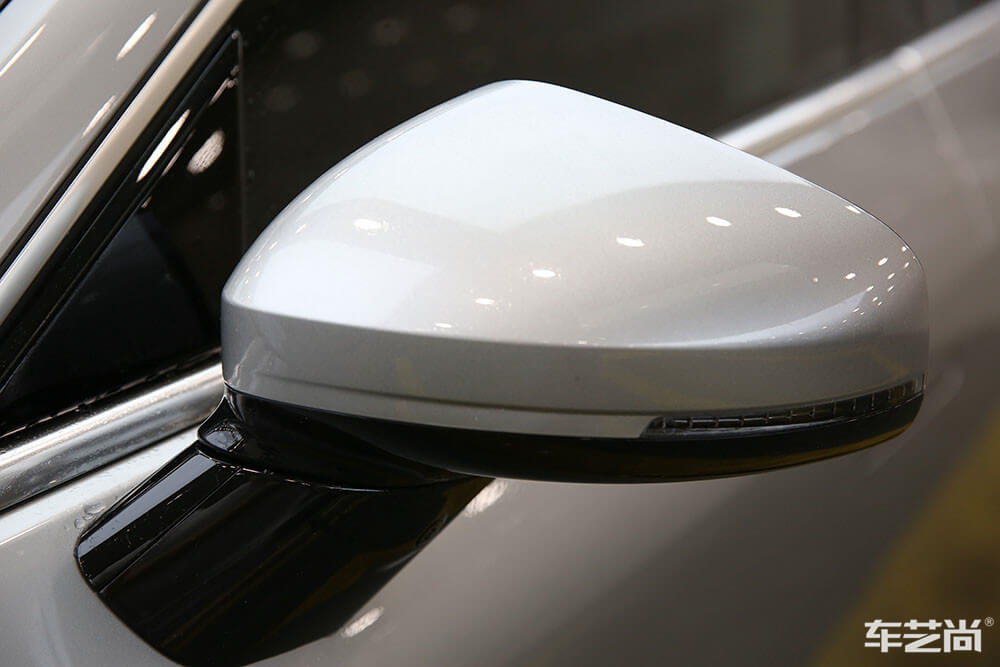 汽车镀晶和隐形车衣有什么区别吗？哪个对车漆的影响比较大？