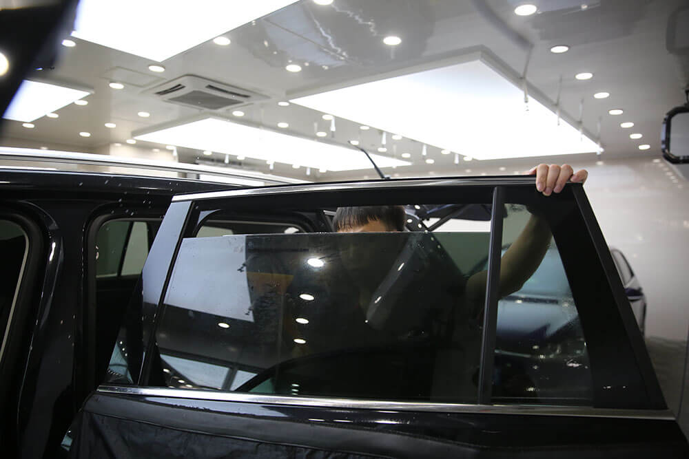 大众贴龙膜隐形车衣的施工流程是什么？（7）