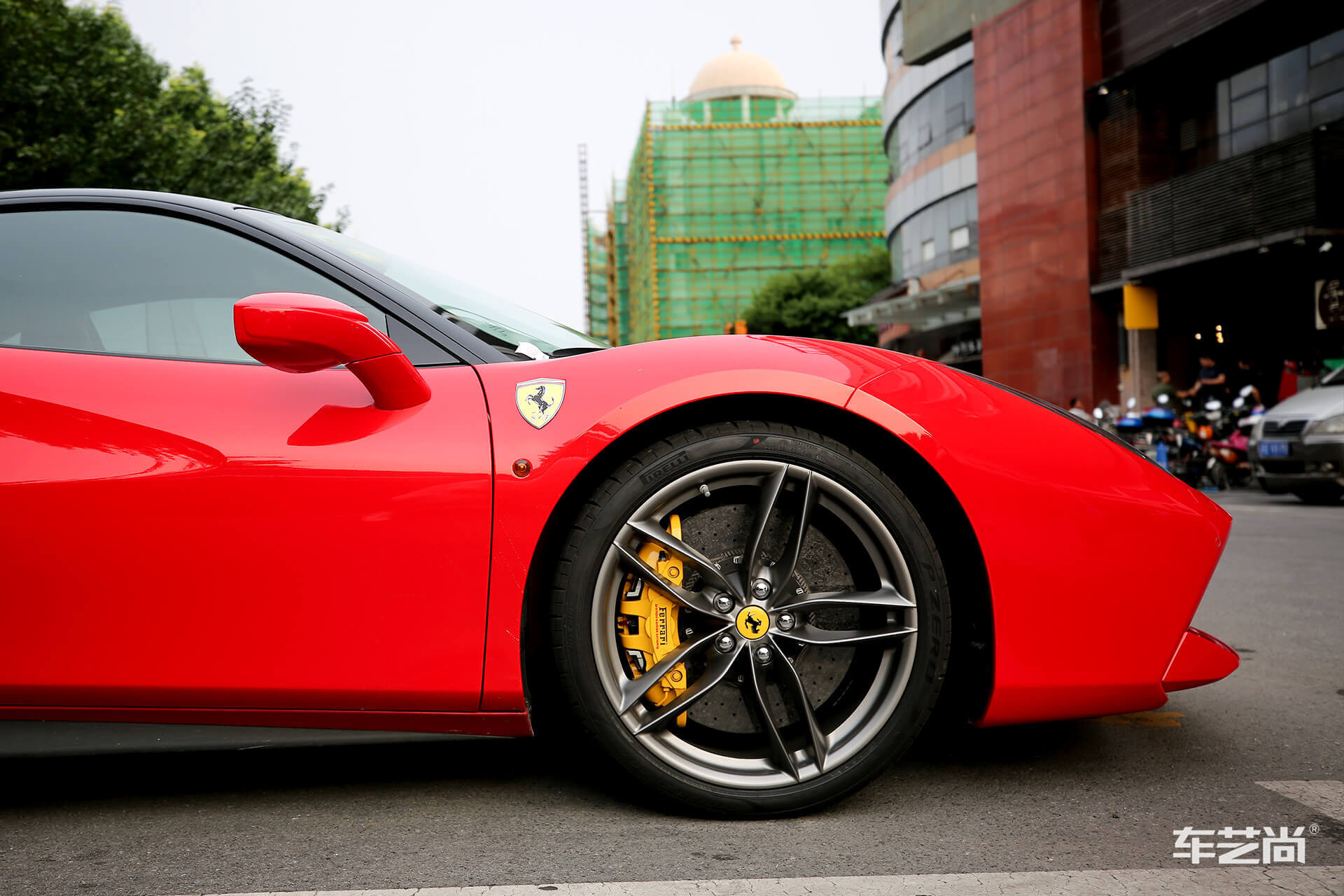 该如何选择隐形车衣？不同材质的隐形车衣差异在哪？