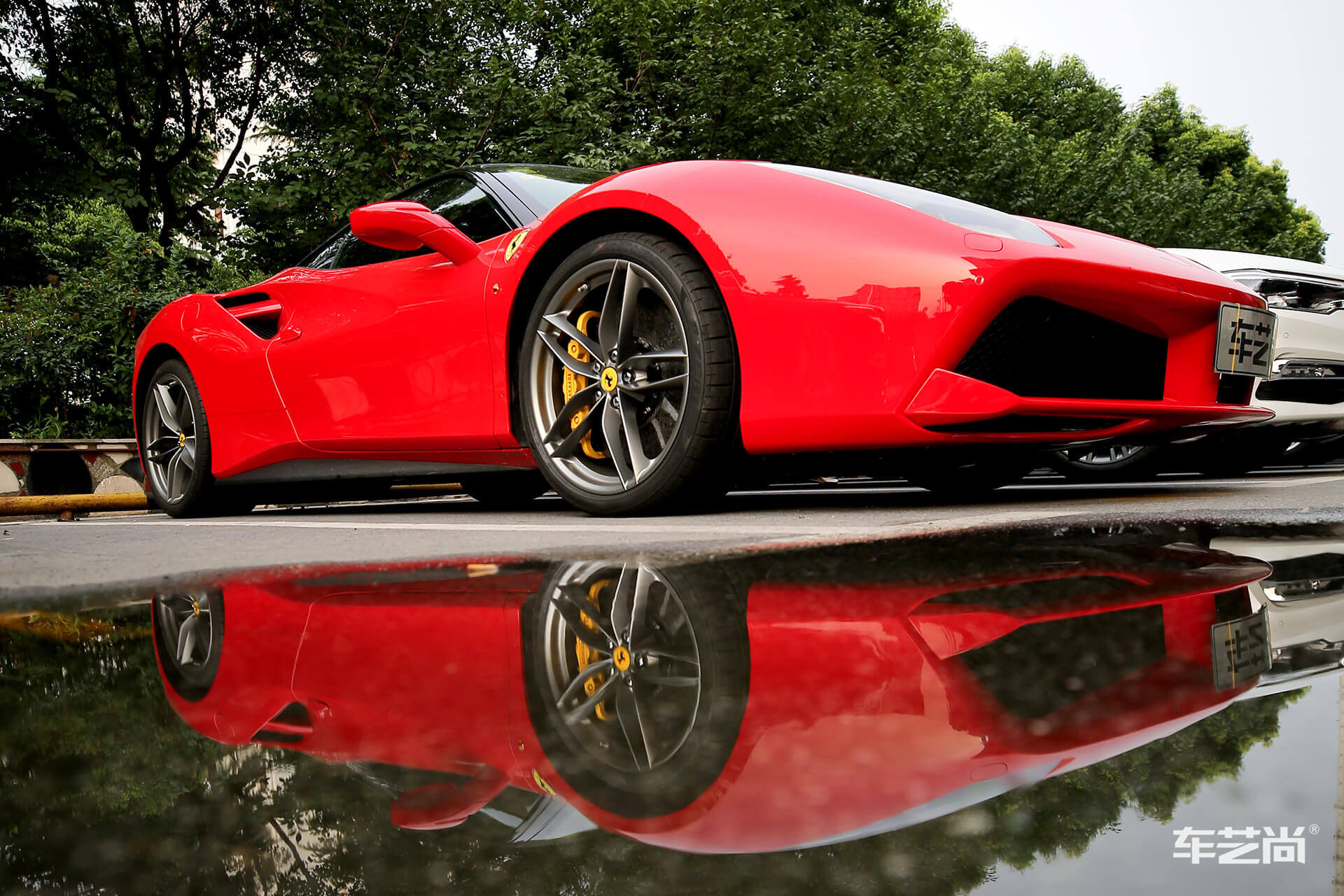 隐形车衣应该怎么选？不同材质的车衣有什么差异？