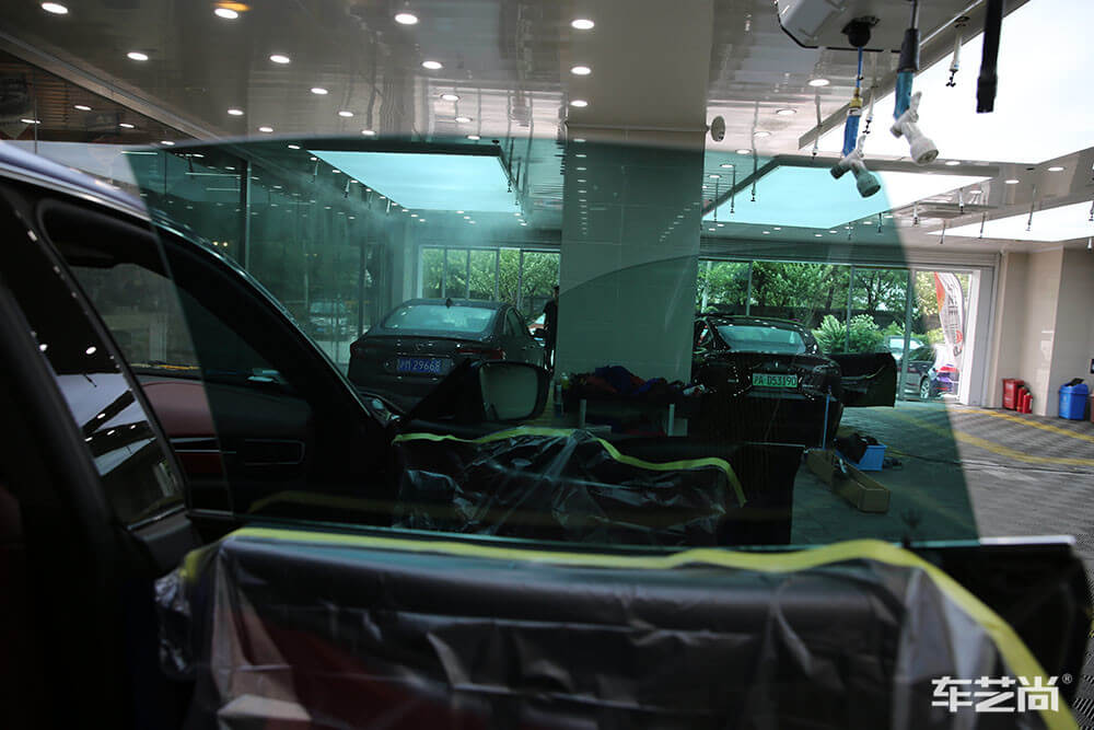 汽车膜时间长会褪色吗？