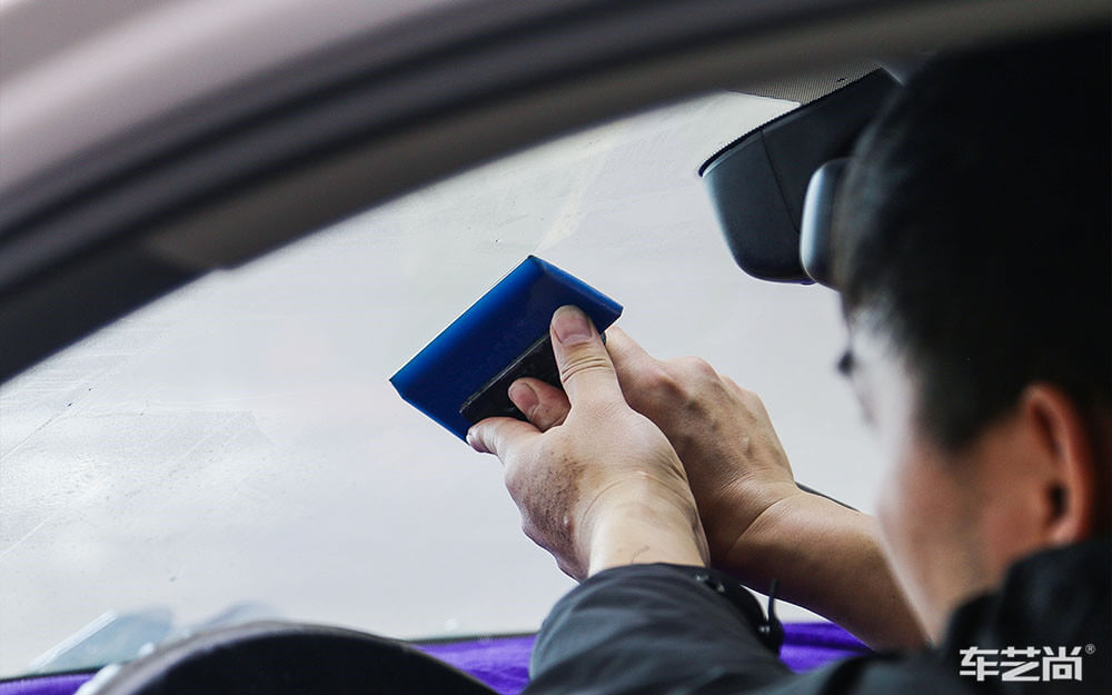 自己一个人可以贴车膜吗？