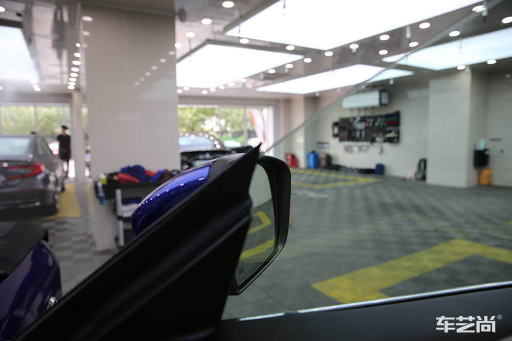 龙膜汽车膜会褪色吗？