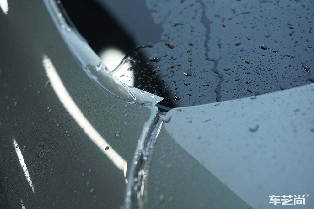 贴隐形车衣还用打蜡吗？隐形车衣和打蜡哪个对车漆的保护更好？