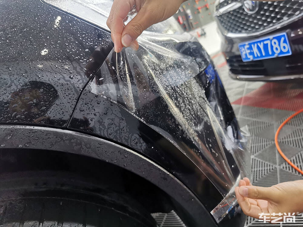 什么牌子的隐形车衣比较好？贴了不留胶不伤车漆？