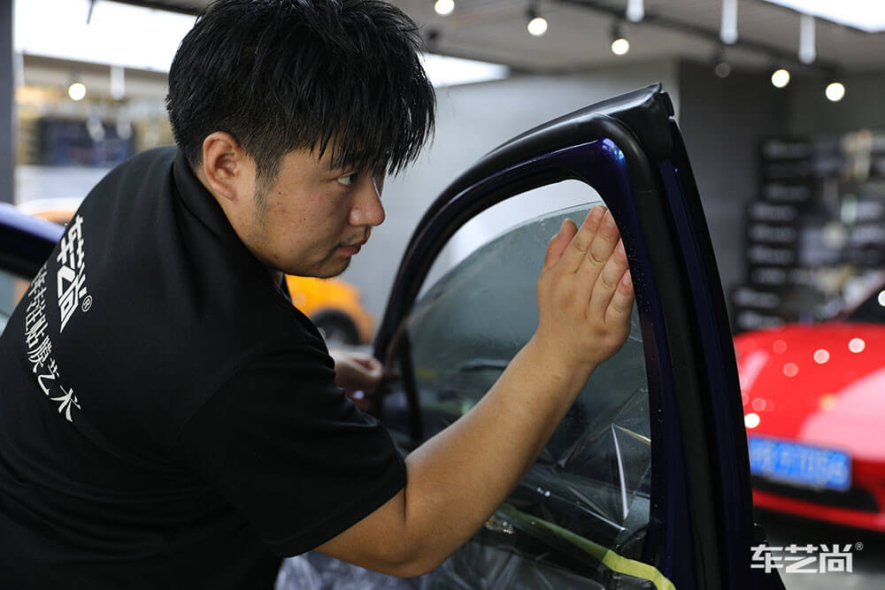 汽车贴膜选择哪种好？汽车膜多久换一次