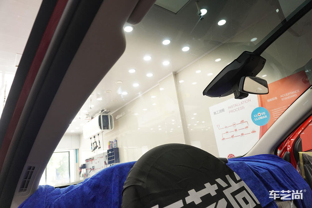 选择汽车膜的时候，颜色越深越好吗？