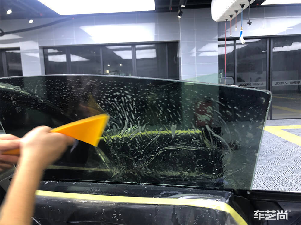 汽车膜可以自己贴么？自己贴汽车膜需要多久时间？（5）