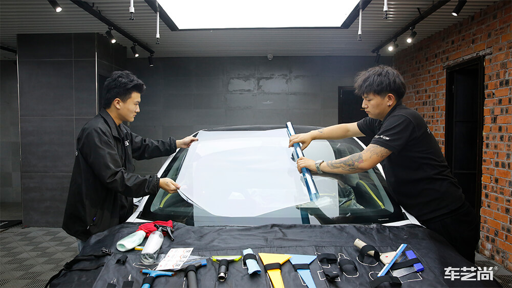 汽车贴膜深色好还是浅色好（1）