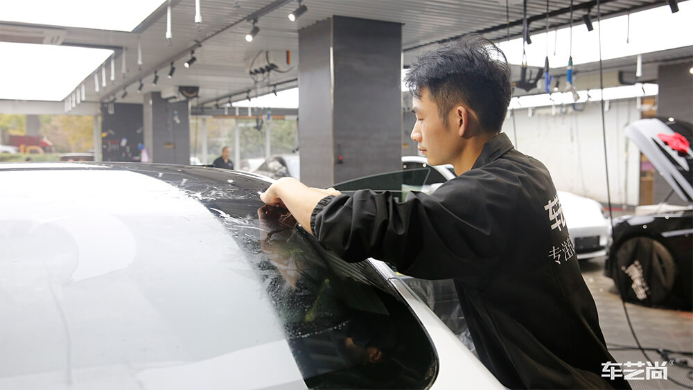 汽车贴膜深色好还是浅色好（3）