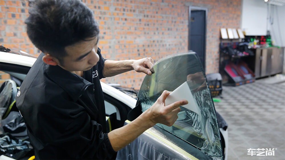 汽车贴膜深色好还是浅色好（7）