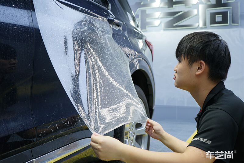 刚贴完的隐形车衣可以暴晒吗？