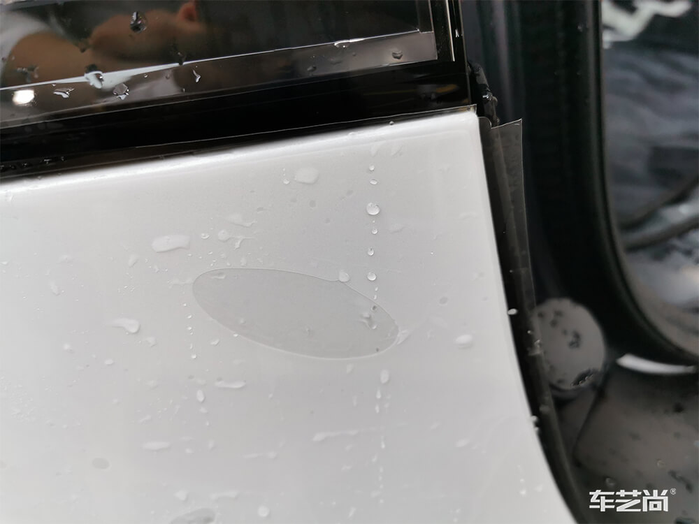 汽车贴了隐形车衣之后还用喷漆么？（8）