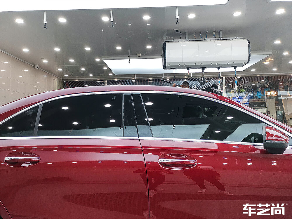 红色奔驰A200装贴龙膜玻璃膜，施工展示（12）
