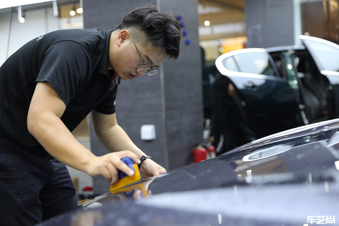 特斯拉Model 3施工龙膜隐形车衣，施工展示（11）