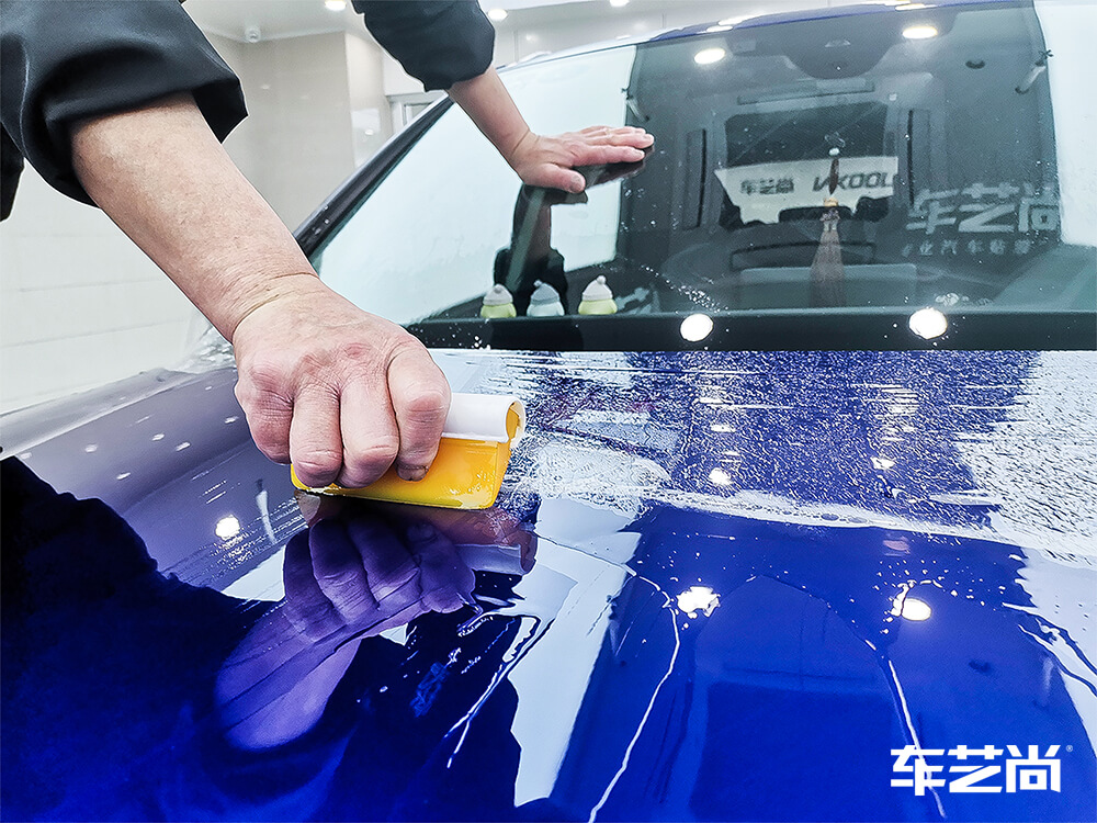 蓝色奥迪Q5全车装贴龙膜隐形车衣，施工展示（9）