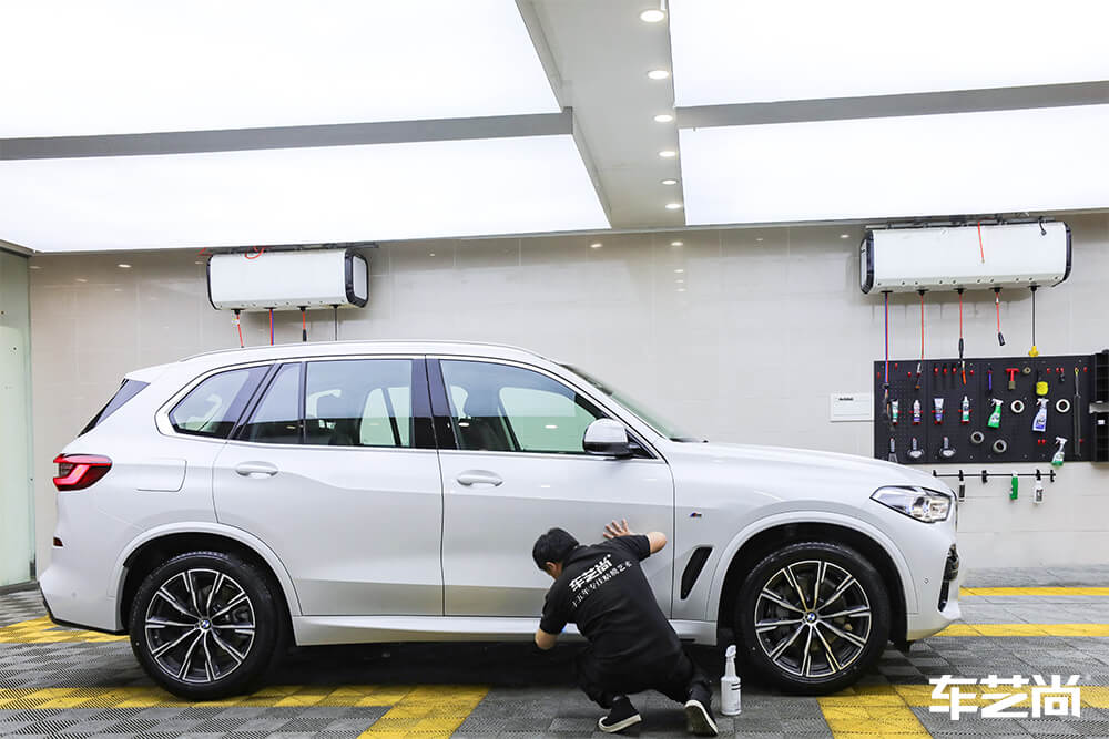 白色宝马X5装贴LLumar漆面保护膜（1）