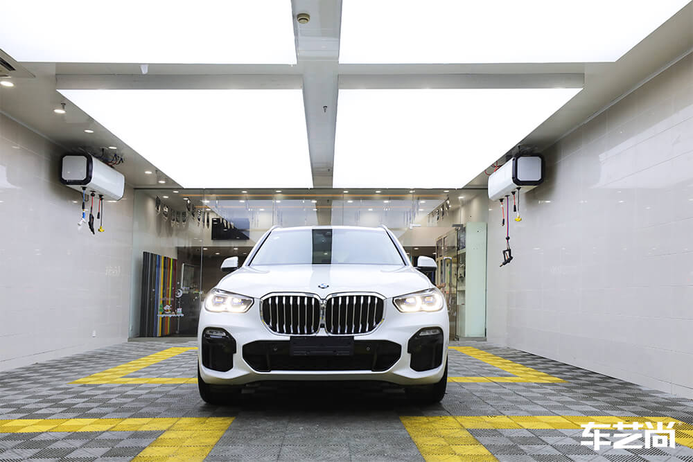 白色宝马X5装贴LLumar漆面保护膜（4）