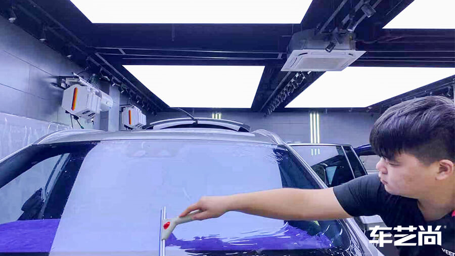 理想ONE银灰色施工龙膜隔热膜流程（图4）