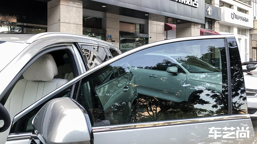 理想ONE银灰色施工龙膜隔热膜效果（图3）