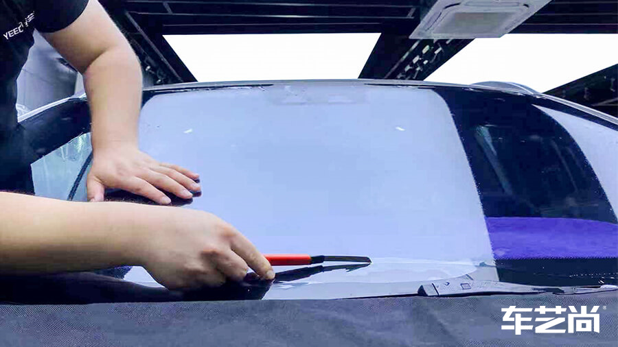 理想ONE银灰色施工龙膜隔热膜流程（图5）