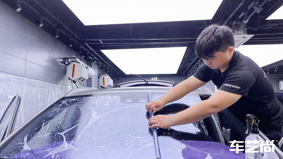 理想ONE银灰色施工龙膜隔热膜流程（图2）