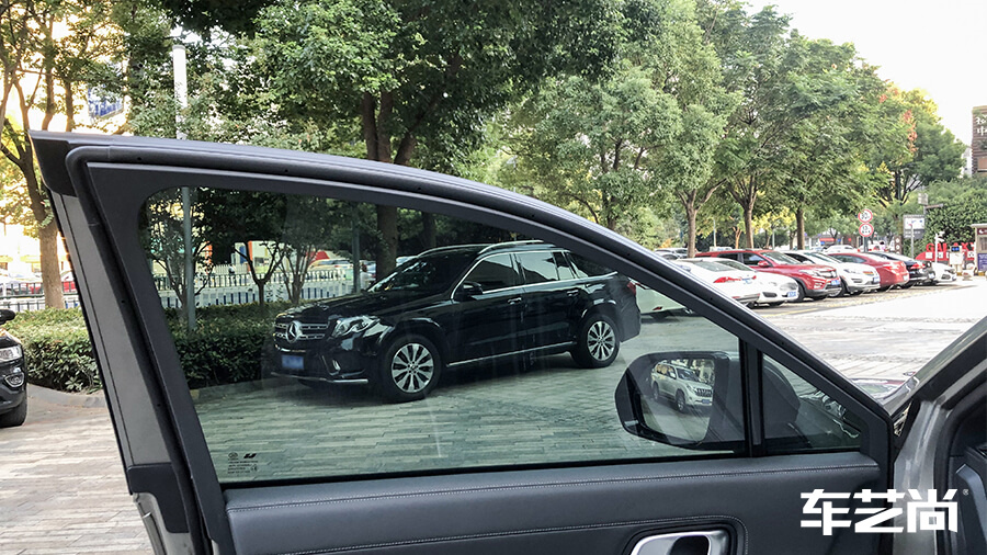 理想ONE银灰色施工龙膜隔热膜效果（图2）