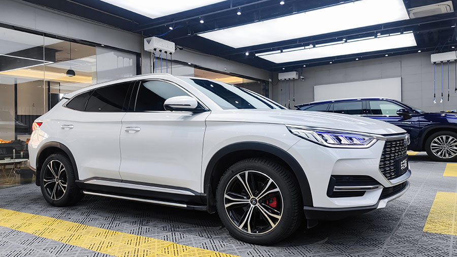 比亚迪宋白色施工龙膜前档畅悦80+侧后畅悦35（图7）