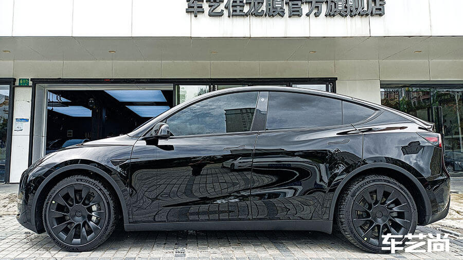 特斯拉modelY黑色施工龙膜隔热膜畅悦80+15（图10）